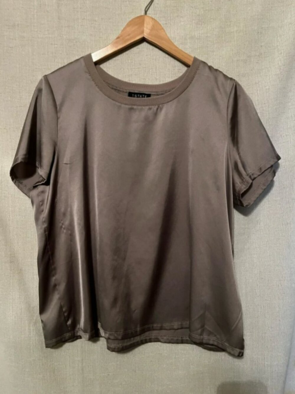 1. State Taupe Satin Crewneck Short Sleeve Top Size L